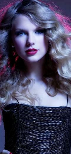 Taylor Swift Highlighted Hair Wallpaper