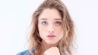Natalia Dyer News Shows Movies Career Net Worth