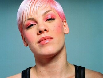 Pink Singer Hot Wallpaper