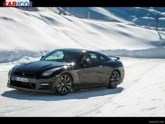 Nissan Gt R In Snow Front Wallpaper iPad