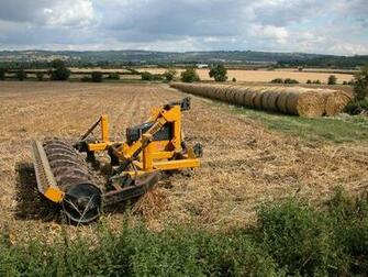 File Farm Machinery And Straw Bales At Frampton