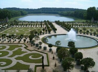 Versailles Wallpaper