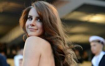 Lana Del Rey Full HD Wallpaper And Background