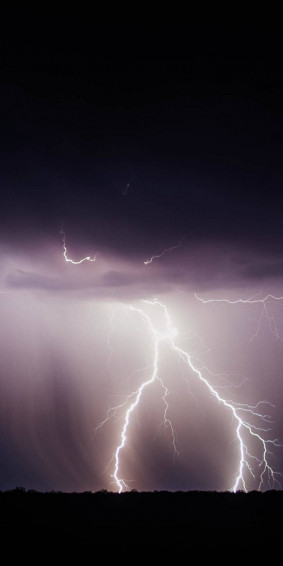 Lightning Storm Night Sky iPhone 6s3538ufmwhxaelt Wallpaper