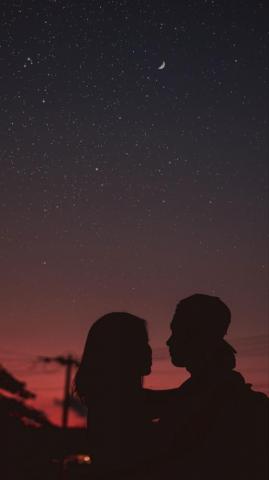 Wallpaper Couple Silhouettes Hugs Night
