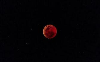 Wallpaper Full Moon Eclipse Red Fiery