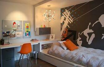 Teen Boy Chambre Room With Colorful Walls Decor