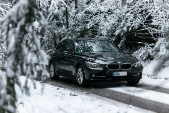 Are Bmws Good In The Snow Wallpaper