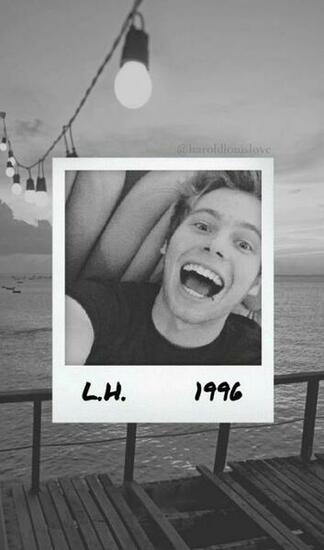 Best Image About Luke Hemmings Today