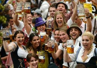 El Oktoberfest Se Cuela Entre Las Fiestas Importadas Con