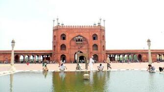 Nee Beautiful Lal Kila With Beach Turist HD Walpaper For