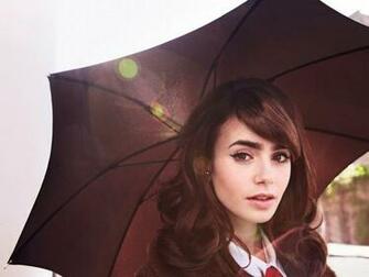Lily Collins