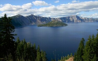 Crater Lake Wizard Island Wallpaper