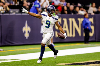 Should I Start Kenneth Walker Iii In Week Fantasy Football Wallpaper