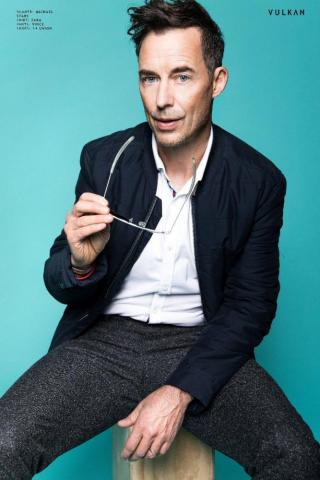Tom Cavanagh Actors The Flash Grant Gustin Pretty Men