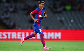 The Confidence Of Lamine Yamal In Gamper Conquers Bar A Wallpaper