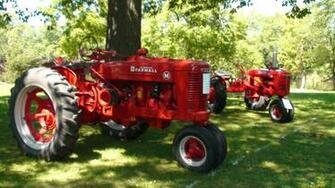 Kankakeecountynews Tractor Show At The Momence Gladiolus Festival