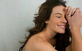 Evangeline Lilly Hot Photos Love Story