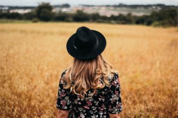 Girl In A Hat Pictures Image