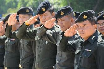 File Royal Thai Army Soldiers Salute A 3376p Jpg