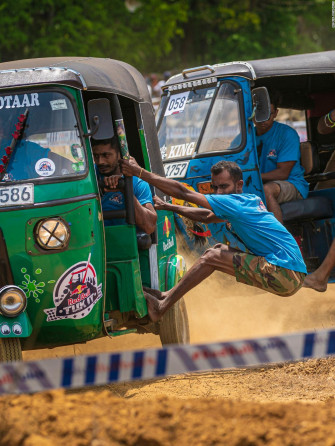 Tuk Race Red