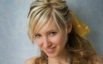 Corinna Blondes Women Brown Eyes Faces Wallpaper