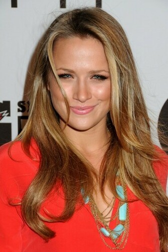 Shantel Vansanten