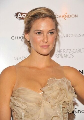Bar Refaeli Hot Pics HD Wallpaper