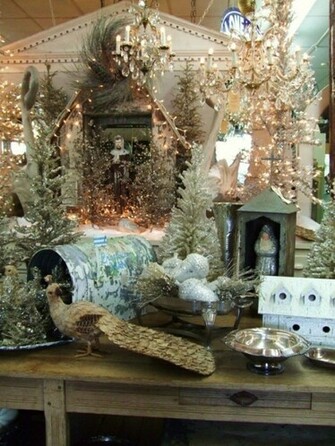 Traditional Christmas Decorations Wallpaper Collection