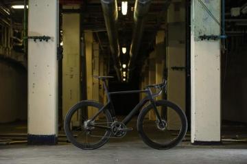 Canyon Aeroad Cf Slx Disc Di2 Road Bike Re