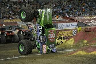 Grave Digger Monster Truck Race Racing