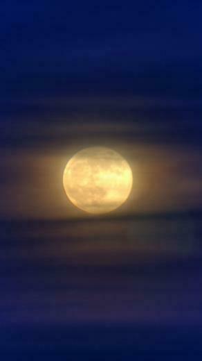 Moon New Years Eve iPhone 5s Wallpaper