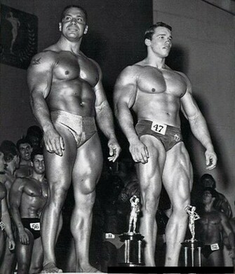 Arnold Posing Mr Olympia Wallpaper