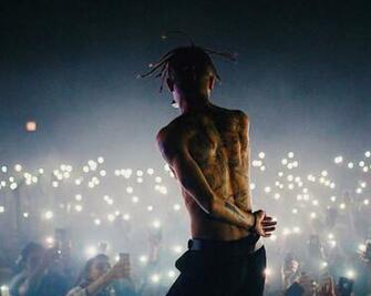 Watch Lil Skies Perform Red Roses In Chicago