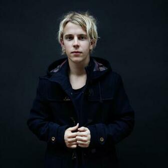 The Playlist Tom Odell Covers Taylor Swift For Radio