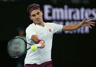 Roger Federer Moves Into Australian Open Quarterfinals As