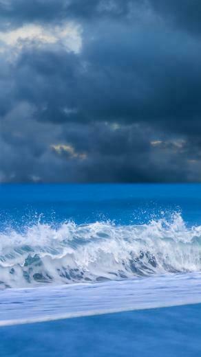 Beautiful Waves iPhone Plus Wallpaper HD
