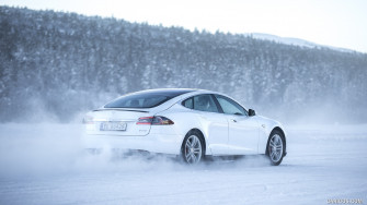 Tesla Model S 2016my P85d In Snow Rear