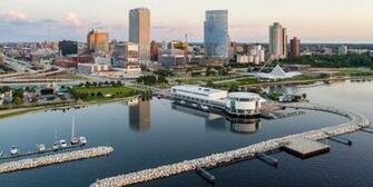 Best Milwaukee Beachfront Bouy Wallpaper Image