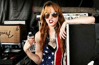 From Hell Conhe A Banda Halestorm O Estilo Da Vocalista Lzzy