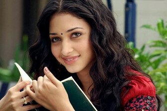 Tamanna Bhatia HD Wallpaper
