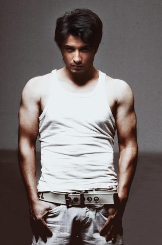Ali Zafar Rejects Bollywood Films To Work In Pakistani Film