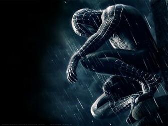 Wallpaper Spiderman Sentado Con Su Traje Gris De