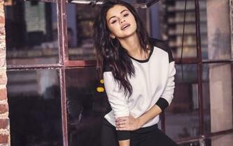 Selena Gomez Celebrity HD Wallpaper