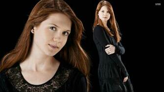 Bonnie Wright Wallpaper