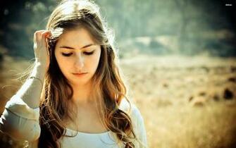 Funmozar Sad Girl Wallpaper