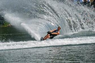 Slalom Water Skiing Wallpaper HD
