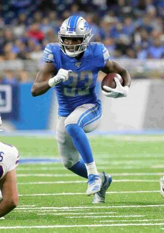 Detroit Lions Rookie Linebacker Jahlani Tavai Gets Some Room Is