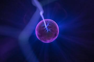 Pink And Blue Ball Wallpaper Photo Image