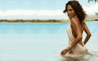 Halle Berry Widescreen Wallpaper